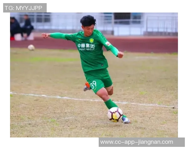 泰州队年轻门将戴曜城感受梦幻时刻全力判断对手射门方向