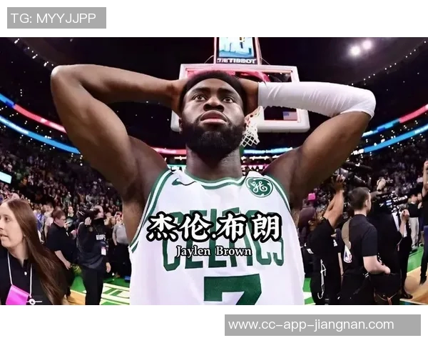 杰伦布朗盛赞小卡巅峰时期为历史上最杰出的攻防一体球员之一