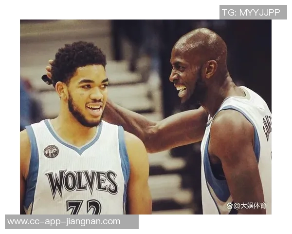 唐斯与爱德华兹首节对决精彩纷呈双方合力贡献27分引发球迷热议