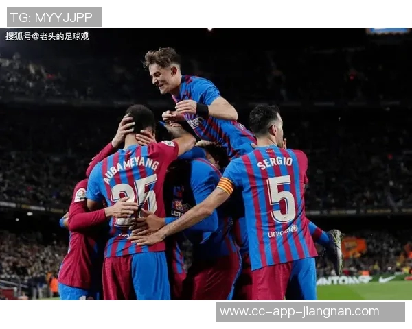 巴萨绯闻新星F阿斯拉尼现场观战加泰德比与哈维合影引关注